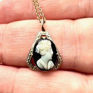 Vintage 10K Gold Womens Necklace Rose & White Gold Cameo Pendant 14 Inch Chain